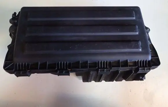 Skoda Kodiaq Air filter cleaner box bracket assembly 036129611CD