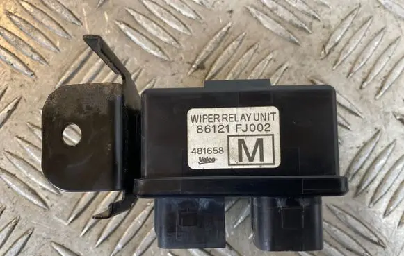 Subaru Outback (BS) Window wiper relay 86121FJ002 481658