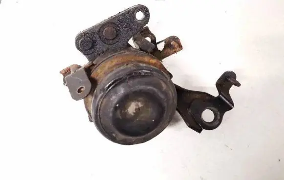 Toyota Corolla Verso AR10 Engine mount bracket
