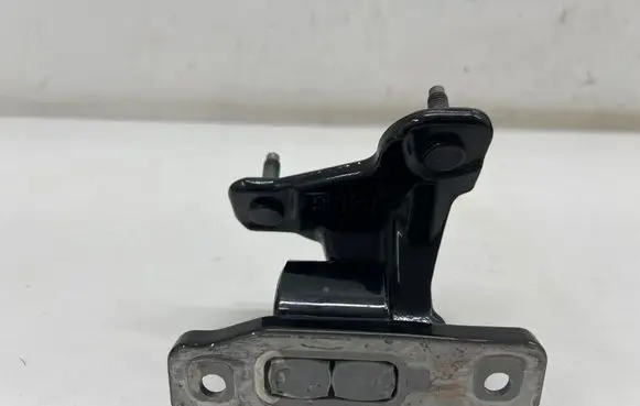 Mercedes-Benz C W205 Front door lower hinge 