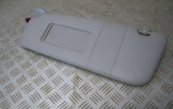 Sun visor