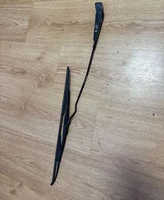 Volkswagen Jetta II Front wiper blade arm 191955410 191955410C