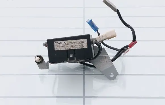 Lexus GS 300 400 430 Aerial antenna amplifier 16600008100101 9098005320