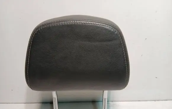 Opel Astra H Front seat headrest 