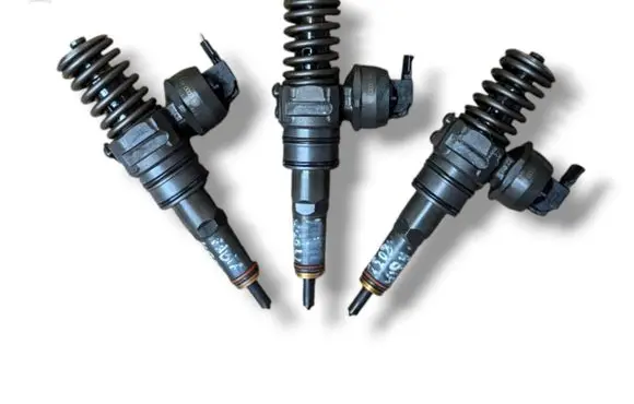 Skoda Fabia Mk2 (5J) Fuel injector 0414720215 038130073AG