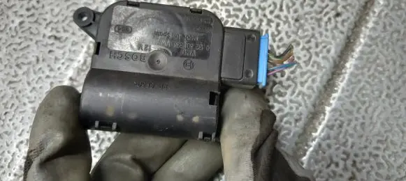 Audi A3 S3 8P Coolant heater control valve 