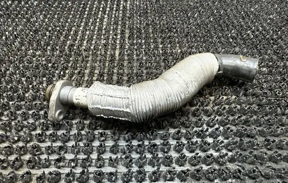 Coolant pipe/hose