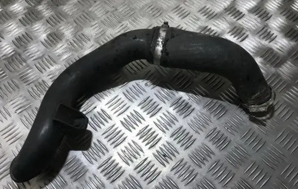 Intercooler hose/pipe