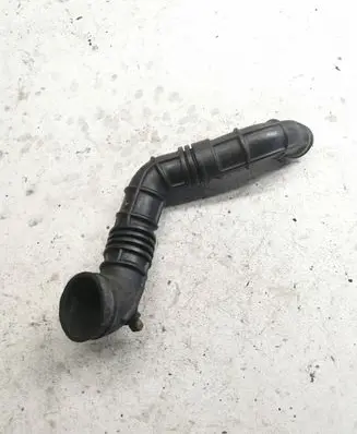 Volvo S40, V40 Air intake hose/pipe Mb957388