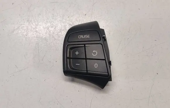 Volvo XC60 Steering wheel buttons/switches 31334456