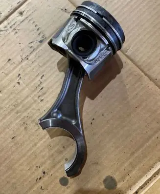 Infiniti FX Piston with connecting rod 10653