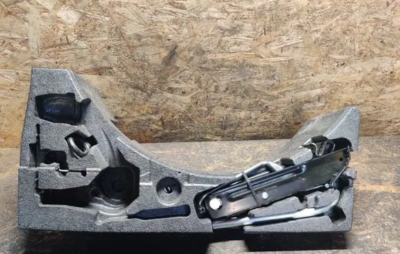 Volkswagen PASSAT B7 Lift Jack 3C0012115B 3C0012116 1T0805815A