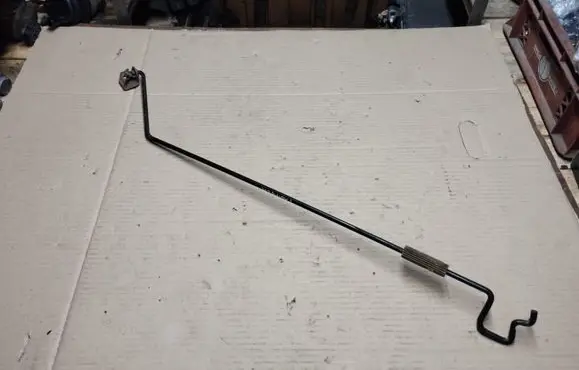 Chrysler Pacifica Engine bonnet/hood prop rod/strut 