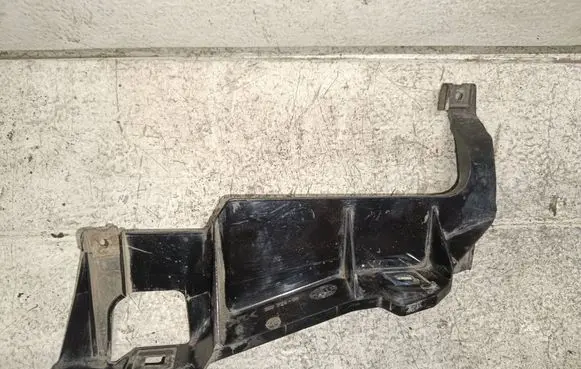 BMW 5 E39 Headlight/headlamp mounting bracket 15372400