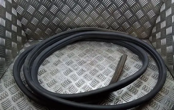 Opel Movano B Front door rubber seal 