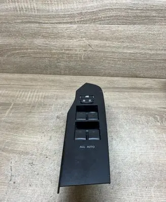 Toyota Auris E180 Electric window control switch 8404002110