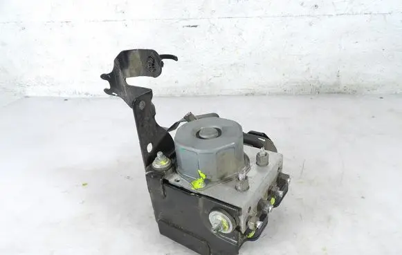 Renault Captur ABS Pump 476605492R