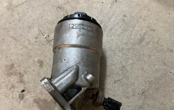 Alfa Romeo Giulia Oil filter mounting bracket 295277 05149062AA