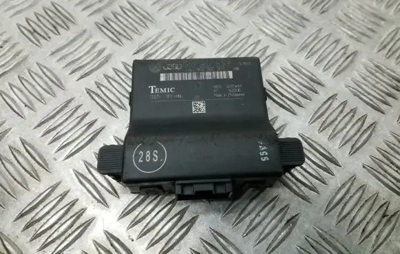 Volkswagen Golf V Gateway control module 1K0907530P 1K0907951