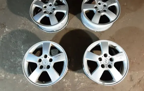 R16 alloy rim