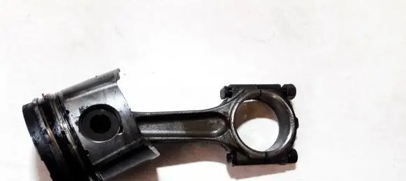 Citroen Xsara Picasso Piston with connecting rod