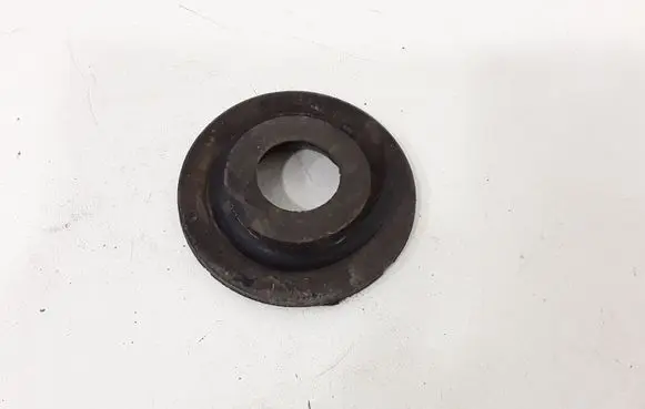 Volkswagen Golf V Rear coil spring rubber mount 