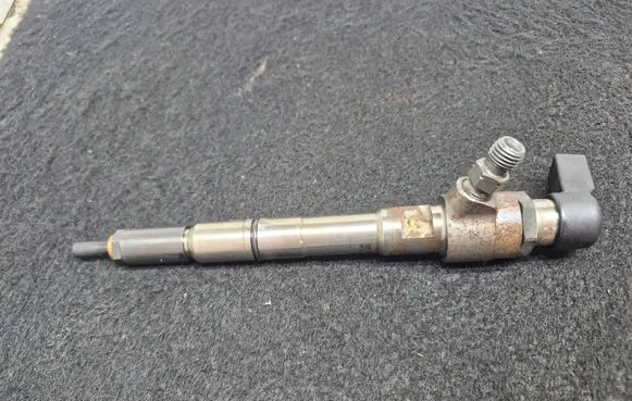 Audi A3 S3 8P Fuel injector 03L130277B