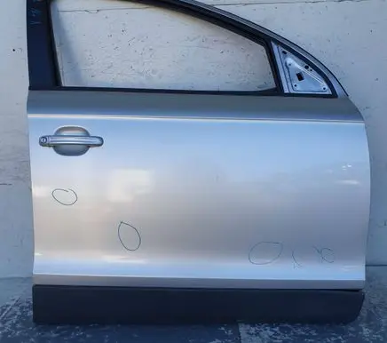 Audi Q7 4L Front door