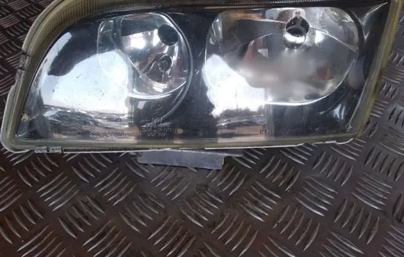 Volvo S40, V40 Headlight/headlamp