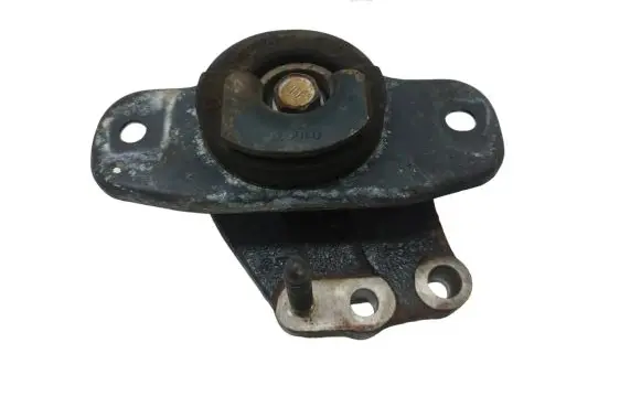 Peugeot 107 Engine mount bracket 010613