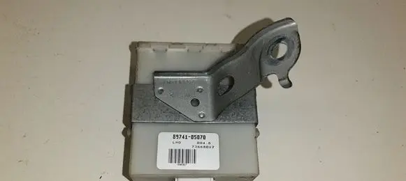 Toyota Avensis T250 Door central lock control unit/module 8974105070