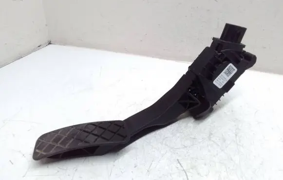 Volkswagen PASSAT B8 Accelerator throttle pedal 5Q2723503D