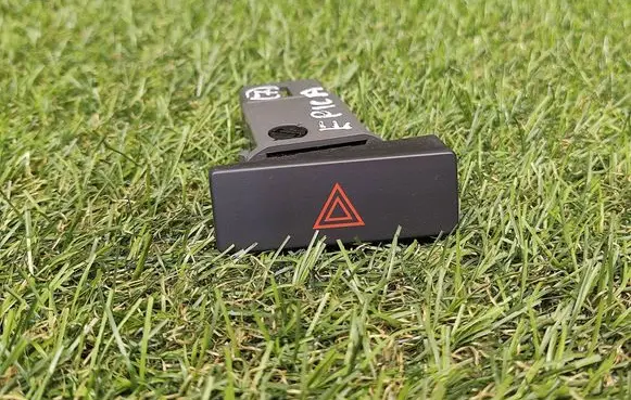 Chevrolet Epica Hazard light switch 864W0140