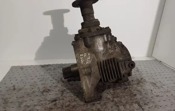 Nissan X-Trail T30 Gearbox transfer box case 8H513 XUK