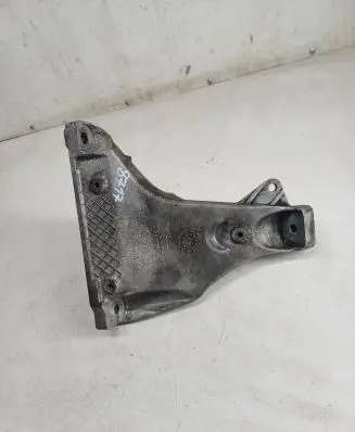 Volkswagen PASSAT B5.5 Engine mounting bracket 8D0199308AF