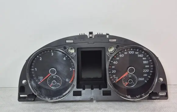 Volkswagen PASSAT B7 Speedometer (instrument cluster) 3AA920870A 083892