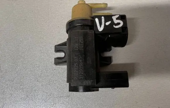 Volvo V70 Turbo solenoid valve 31293964 10T259