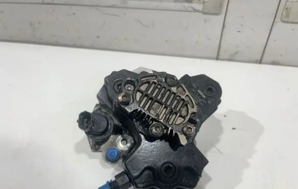 Fuel injection high pressure pump