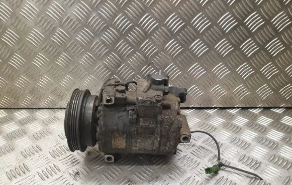 Volkswagen PASSAT B5 Air conditioning (A/C) compressor (pump) 8D0260808