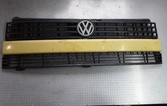 Volkswagen Transporter - Caravelle T4 Front bumper upper radiator grill 701853653