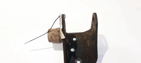 Toyota Corolla Verso AR10 Engine mounting bracket