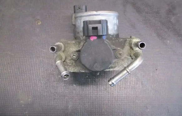 Toyota Corolla Verso AR10 Throttle body valve 