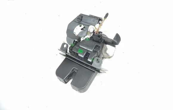 Skoda Rapid (NH) Tailgate/trunk/boot lock/catch/latch 8R0827505A