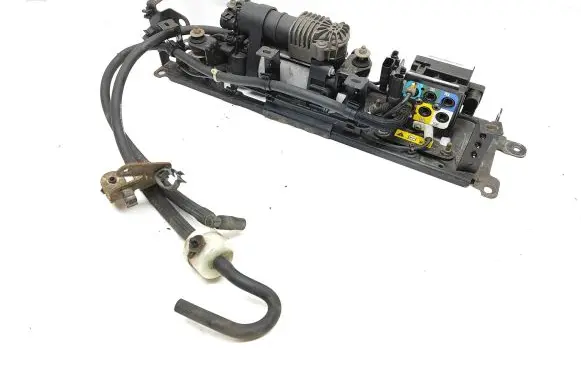Maserati Levante Air suspension compressor/pump 06700375230 15150000743 00746008003