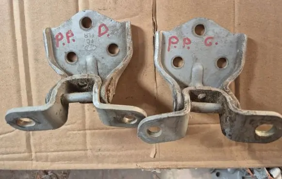 Front door hinge set