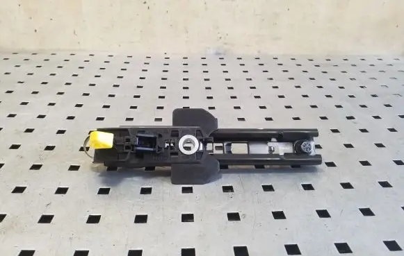 Volvo XC90 Seat belt adjustment rail 31332261