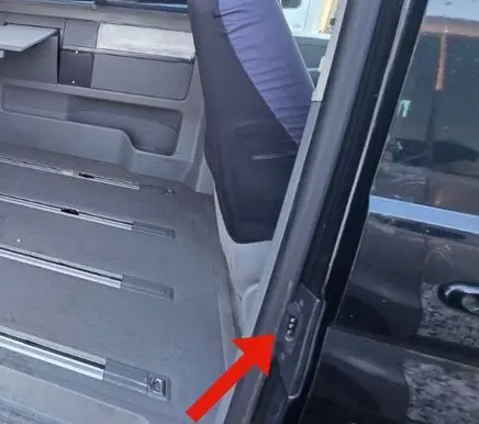 Volkswagen Multivan T5 Sliding door contact joint 7H0907496A