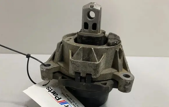 BMW 4 F36 Gran coupe Engine mount bracket 6799104