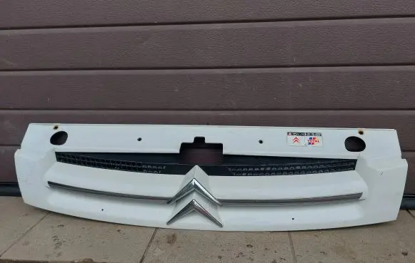 Citroen Berlingo Front bumper upper radiator grill 9644758177