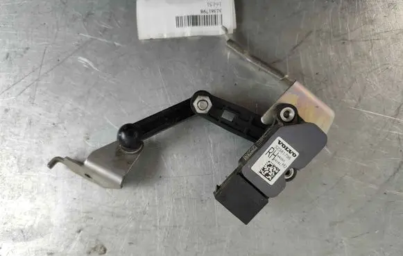 Volvo XC60 Rear air suspension level height sensor 32381798 32246988